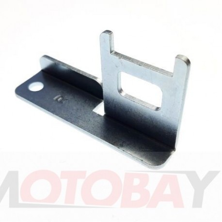 BRKT., SIDE COVER, RH